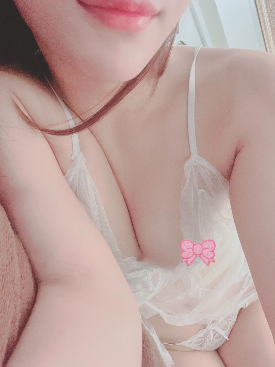 白石ひな