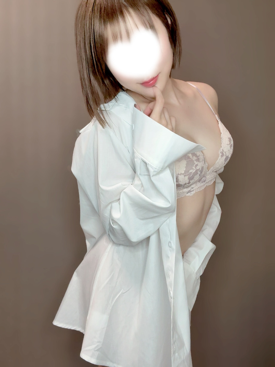 白桃まな