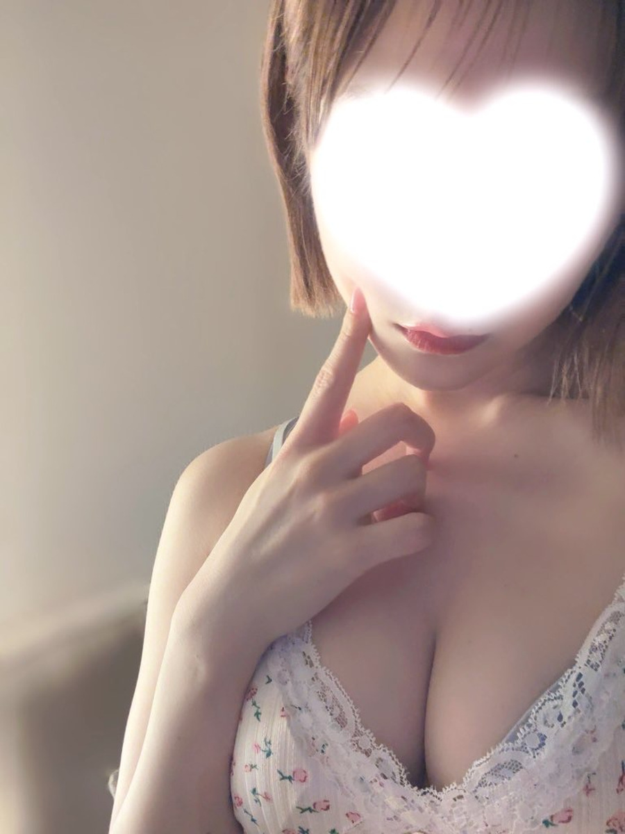 白桃まな