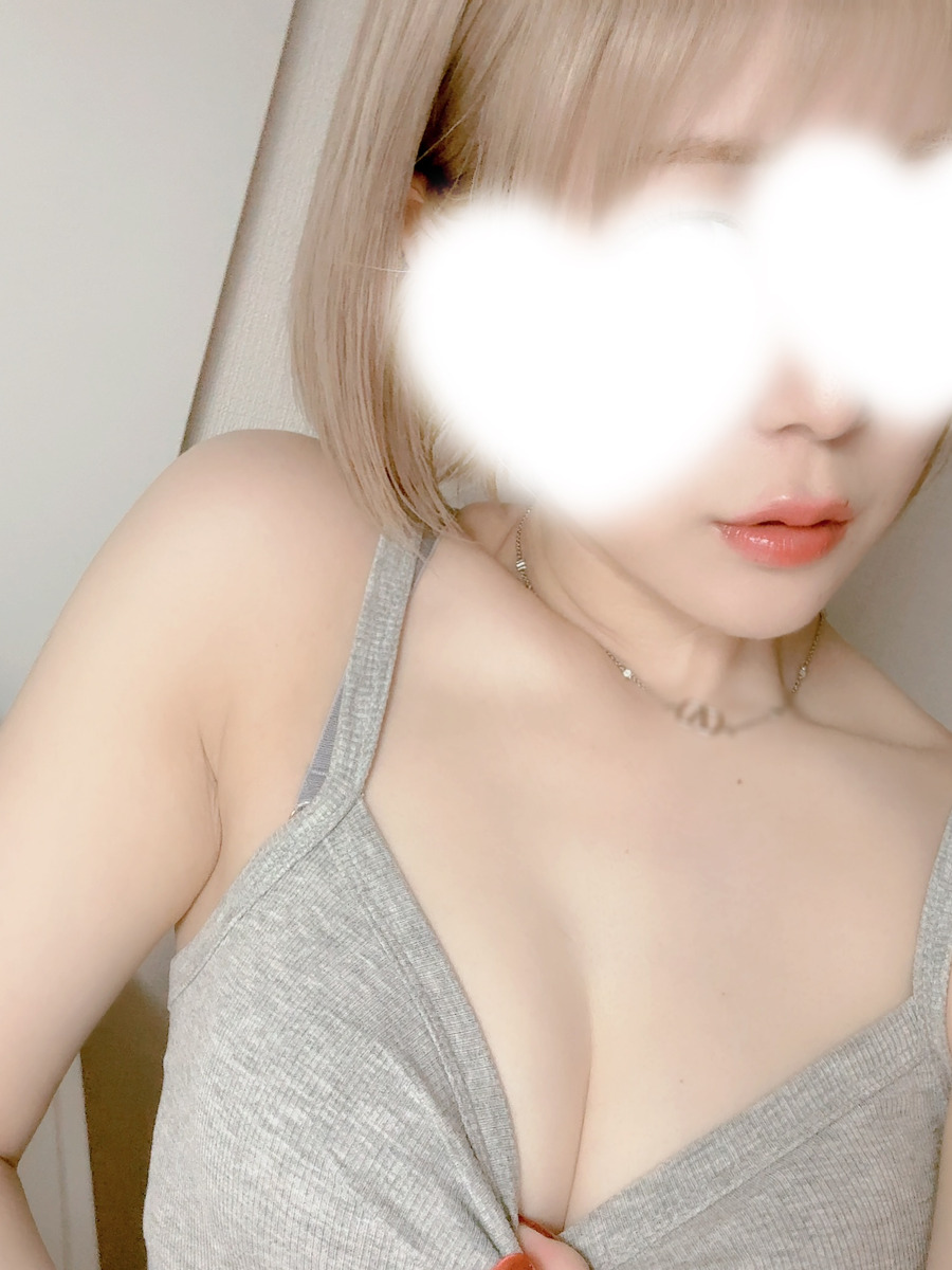 白桃まな