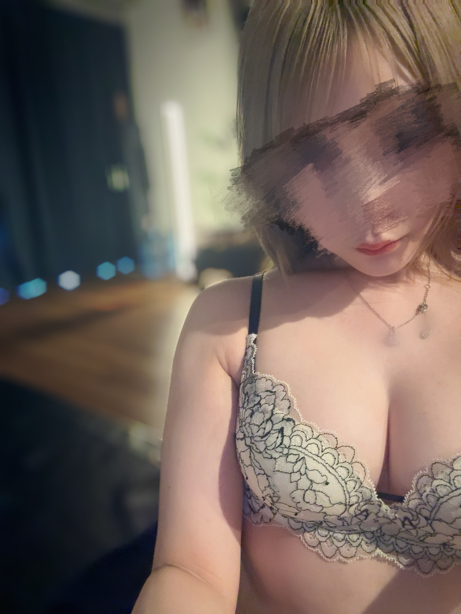 白桃まな