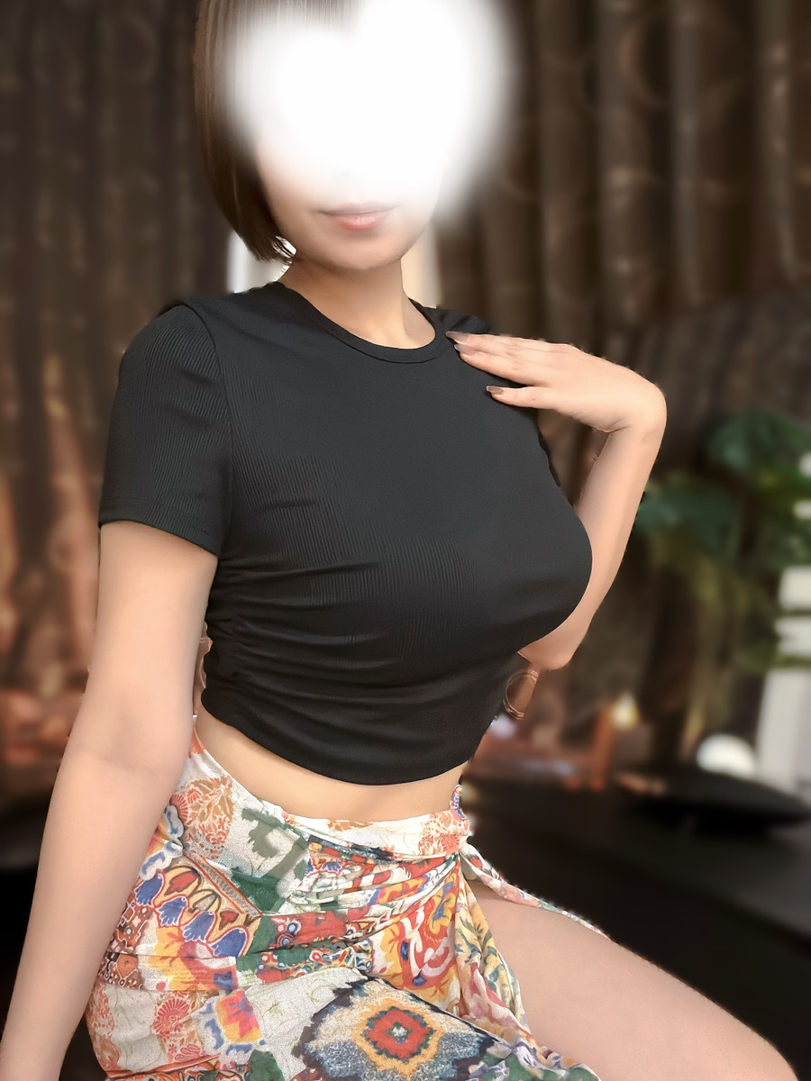 平井まりな
