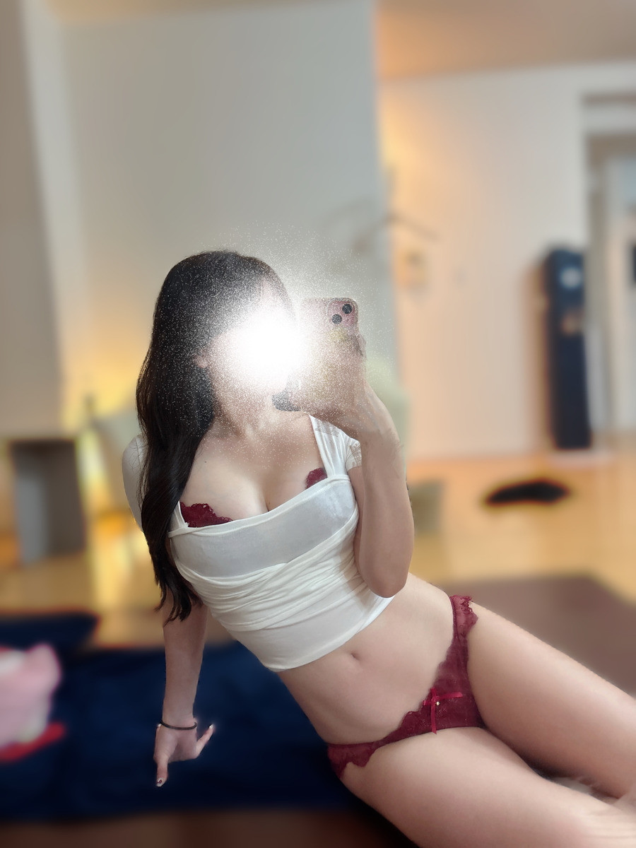月乃まみ