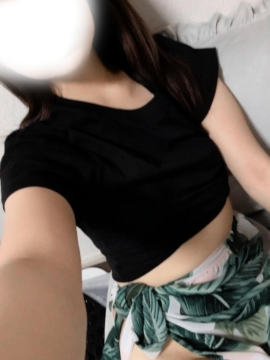 七緒あゆ